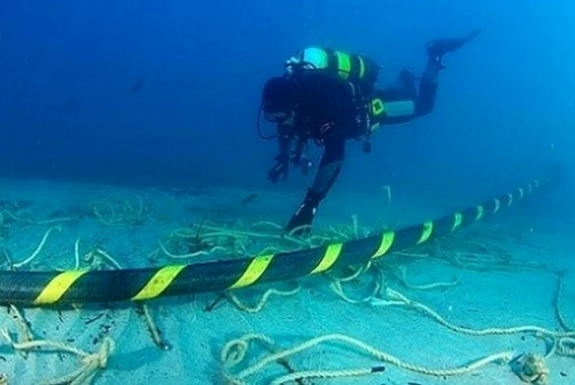 cablu-de-date-subacvatic