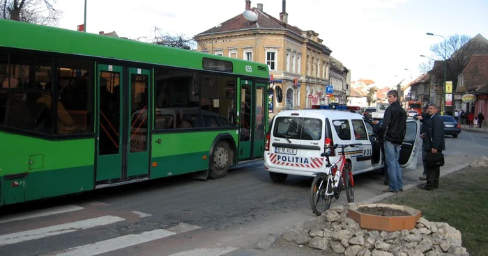 Braşov: Femeia accidentată a fost transportată la spital