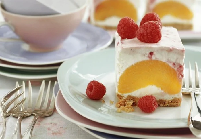 
    Prajiturile cu fructe si crema sunt preferatele zilelor caniculareclickpoftabuna.ro  