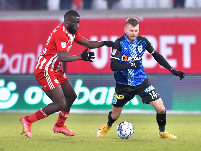Kevin Luckassen, în duel cu Alexandru Crețu (Foto: sportpictures.eu)