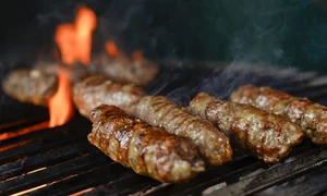 reţetă de mici cu carne de oaie şi porc jpeg