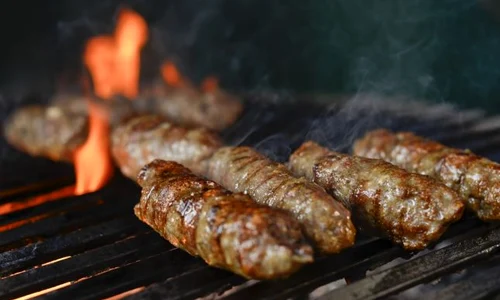 reţetă de mici cu carne de oaie şi porc jpeg