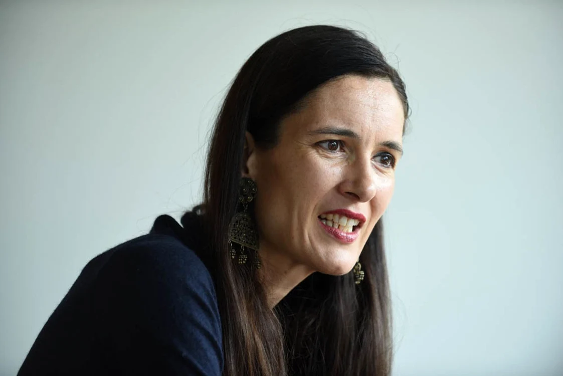 Clotilde Armand a ales o rochie albastră pentru votul la alegerile prezidențiale 2019