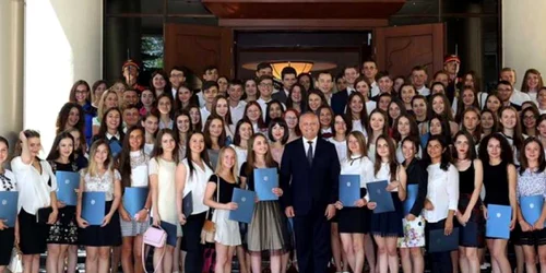 Dodon elevi diplome FOTO president md