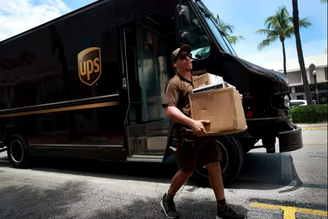 Zeci de mii de oameni vor fi concediați de la UPS