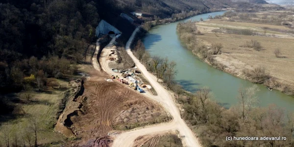 tuneluri feroviare hunedoara foto daniel guta adevarul