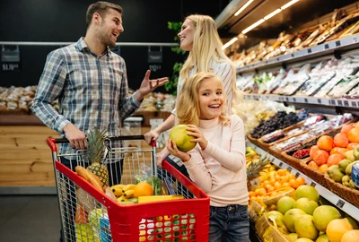 familie cumparaturi magazin freepik png