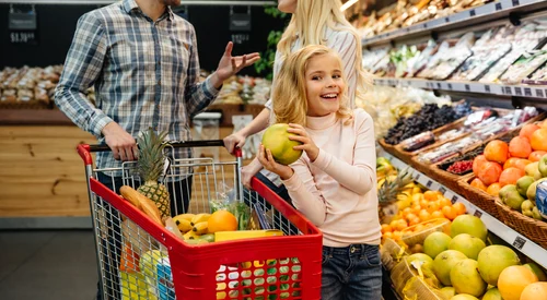 familie cumparaturi magazin freepik png