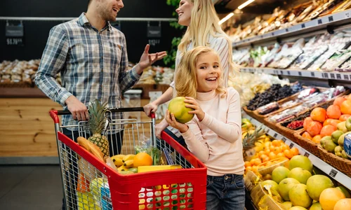 familie cumparaturi magazin freepik png