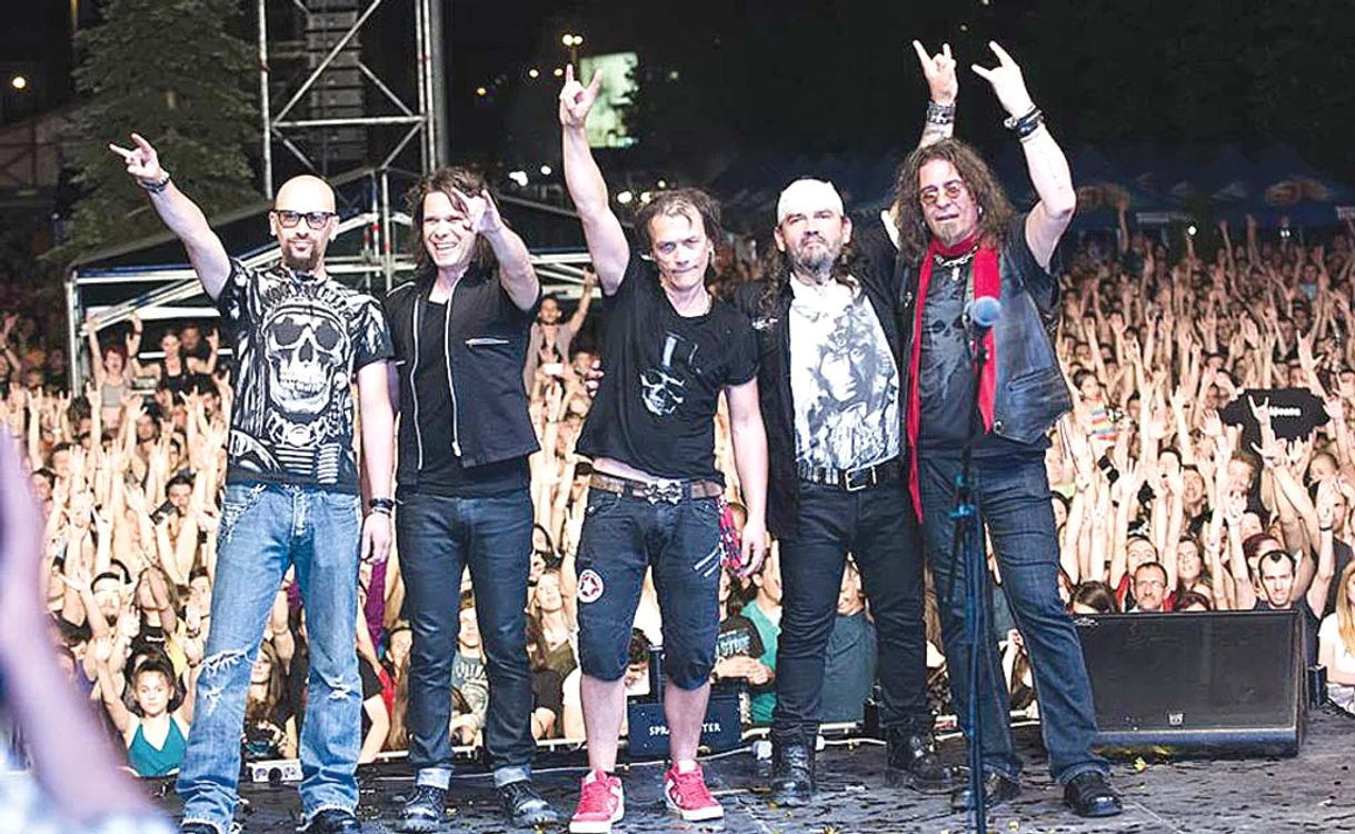 
    Trupa rock Cargo  