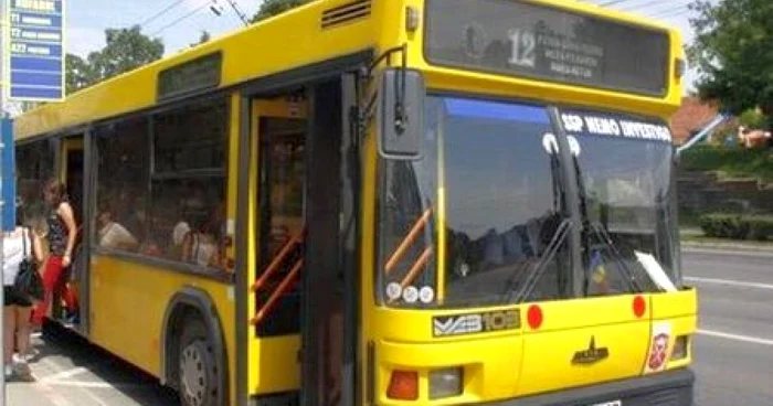 Copiii merg gratis cu autobuzele pe 6 decembrie