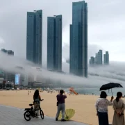Ceață marină pe o plajă din Coreea de Sud FOTO Yonhap