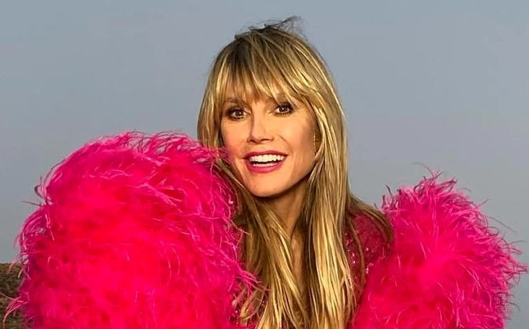 Heidi Klum, un posterior de vis la 48 de ani! Apariție incendiară pe străzile din Las Vegas