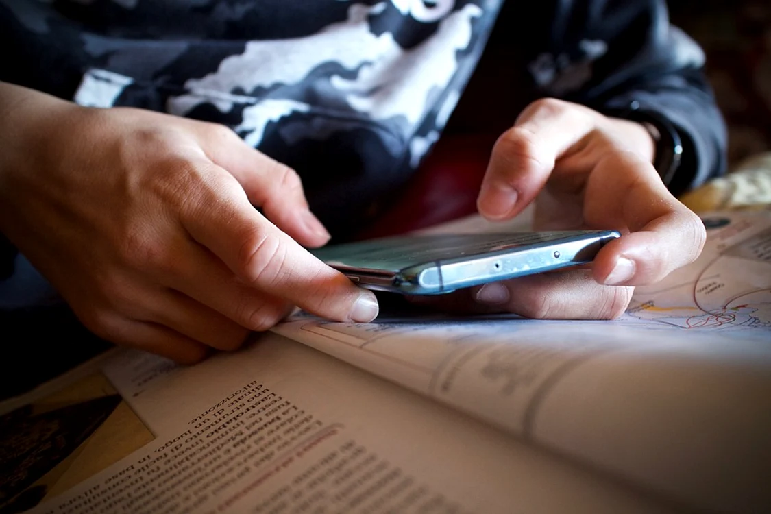 Telefoanele mobile interzise în scolile din Noua Zeelandă - Foto Pixabay