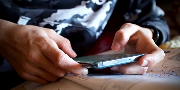 telefon mobil scoala   foto pixabay jpg