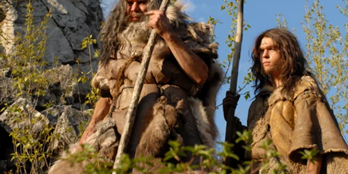 Din punct de vedere fizic strămoşii noştri care vânau animale şi dormeau în peşteri ne sunt net superiori