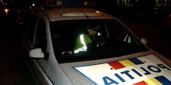 Agenţii de la Poliţie au fost nevoiţi să oprească circulaţia pentru două ore