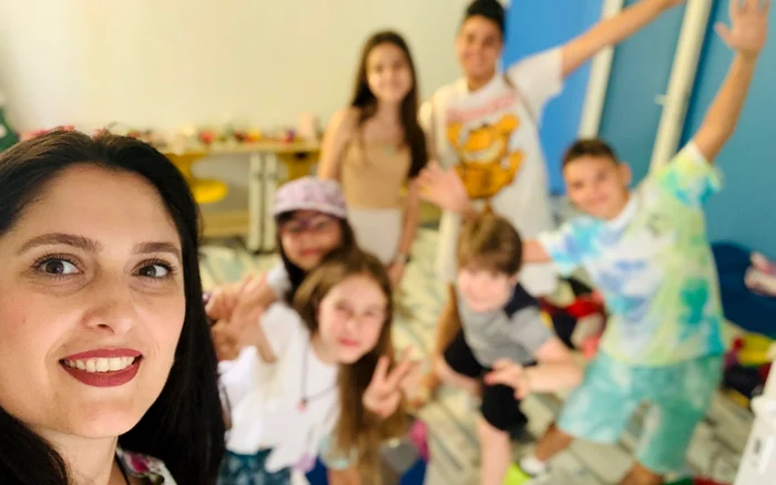 Corina și elevii săi FOTO arhiva personală