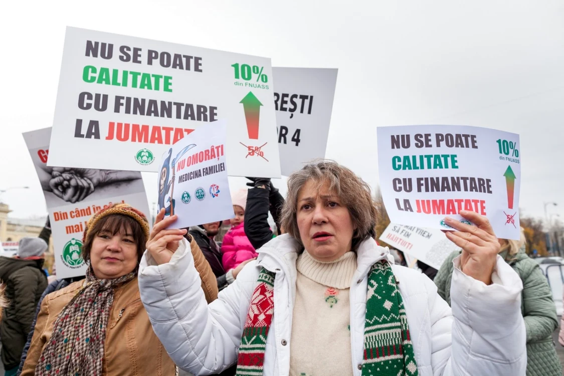 Salariile medicilor vor creşte cu cel puţin la 70% de la 1 martie