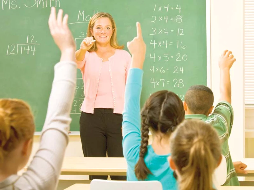 
    Profesorii nu pot face meditaţii cu elevii din unităţile de învăţământ unde îşi desfăşoară activitatea  