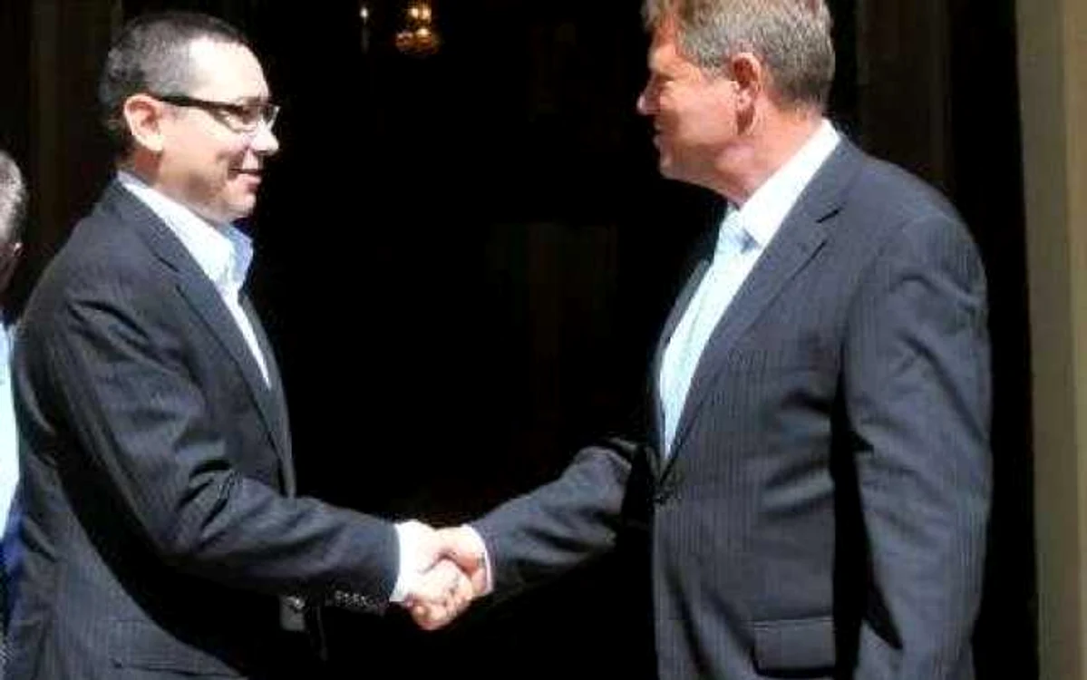 Consens total al clasei politice învechite pentru mărirea privilegiilor