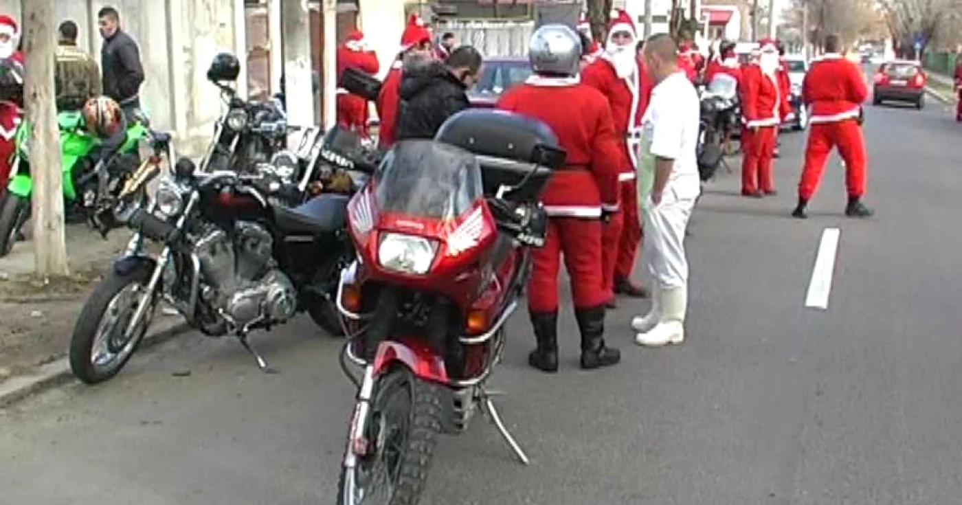 Prima escală a Moşilor a fost la Centrul de Plasament Radu Negru