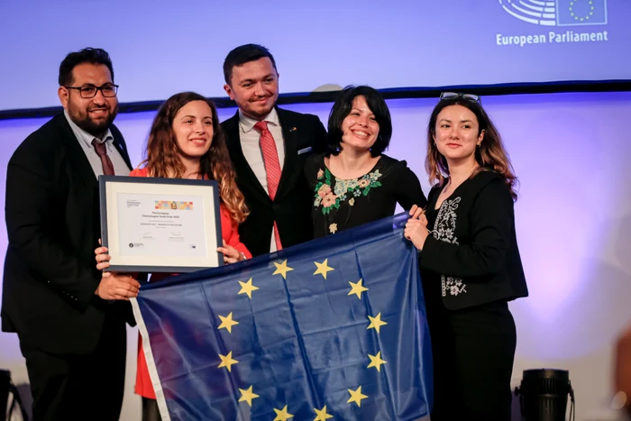 O parte din echipa de tineri experţi români premiată în Germania, la Aachen FOTO: Europuls