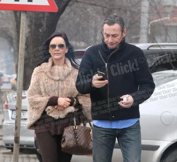 
    Manuela Fedorca şi noul bărbat din viaţa ei. (Foto: Click!)  