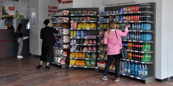 parteneriat posta romana auchan