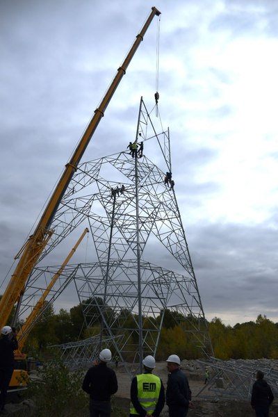 O nouă linie electrică aeriană de înaltă tensiune va evacua energia produsă de Porțile de Fier 2