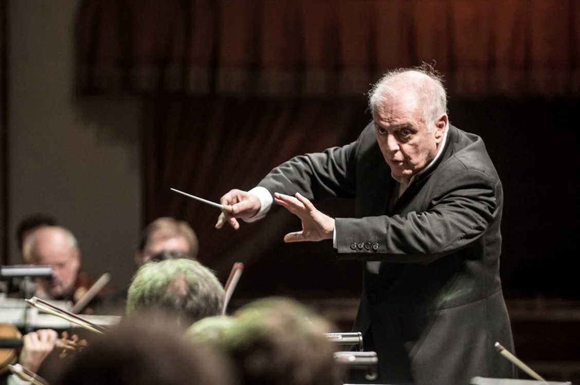 Legendarul pianist şi dirijor Daniel Barenboim foto news