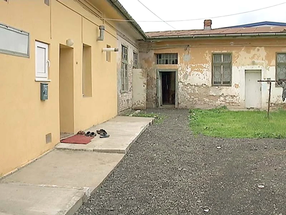 Burcea stă într-o locuinţă  socială din Cisnădie