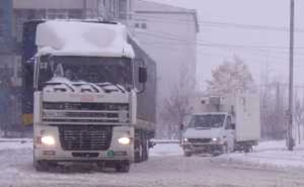 Pe toate drumurile se circulă în condiţii de iarnă