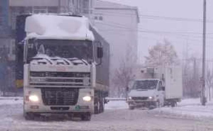 Pe toate drumurile se circulă în condiţii de iarnă