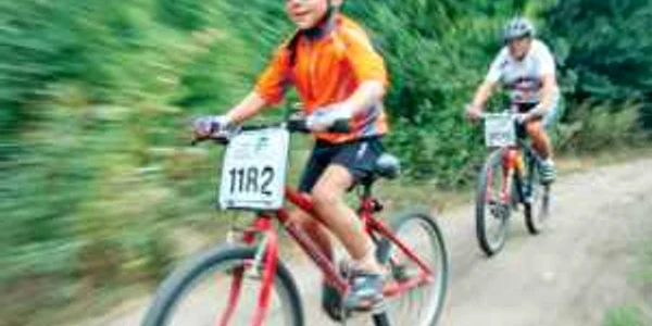 Judeţ cu judeţ: Cu prilejul Zilelor Covasnei, locuitorii au preparat, ieri, o ruladă de îngheţată de 111 metri.