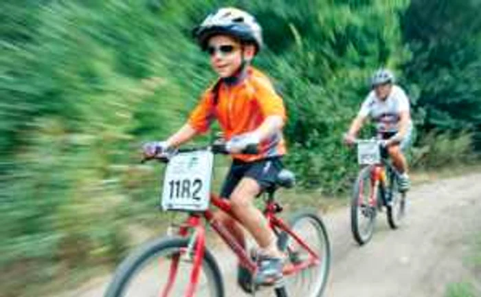 Judeţ cu judeţ: Cu prilejul Zilelor Covasnei, locuitorii au preparat, ieri, o ruladă de îngheţată de 111 metri.