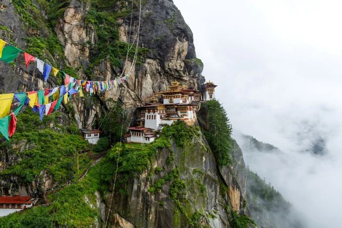 Mănăstirea budistă Taktsang din Bhutan Foto Shutterstock