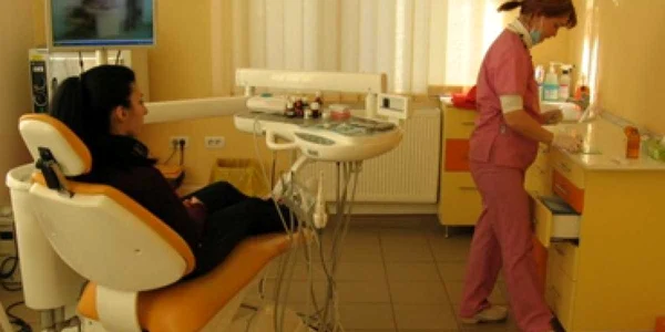 Bacău: Dentiştii nu mai fac faţă solicitărilor
