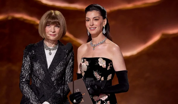 Anna Wintour și Anne Hathaway la Oscar 2026 profimedia 1083386272 jpg