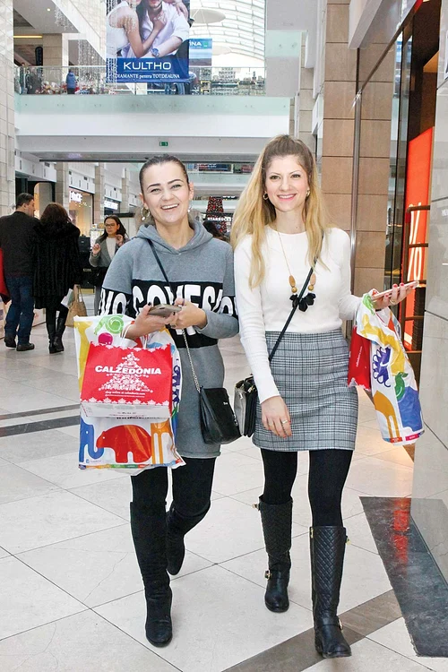Ana şi Dana au venit din Israel special pentru shopping