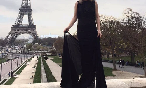 Gina Pistol, în reclama la parfum jpeg