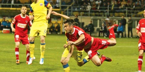 Ultima întâlnire directă dintre Dinamo şi Steaua a avut loc în primăvară, în finala Cupei României, câştigată de roş-albaştri cu 2-1