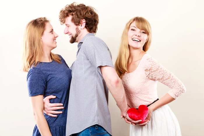 
    De cele mai multe ori, începerea unei relații cu o persoană care are partener este o situație foarte delicatăfoto: 123RF  