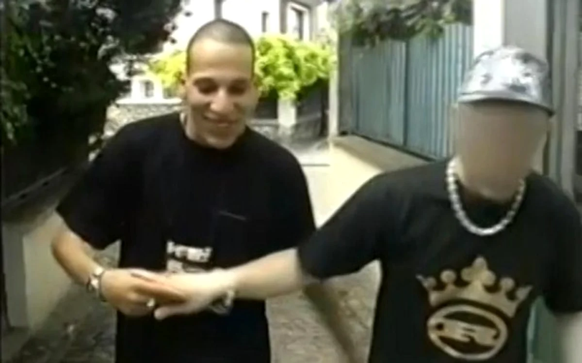 
    Cherif Kouachi, filmat în 2004captură video  