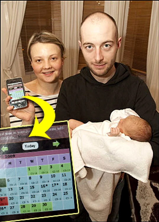 Lena şi Dudley Bryce, fericiţi că de noul memebru al familiei lor, micuţa Lola (foto: The Sun)