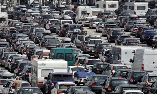 Trafic mare pe A7 spre mare jpeg