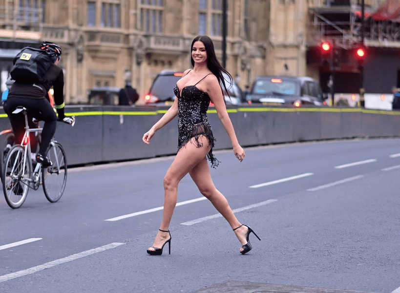 Ivana Knoll, jefuită la Paris. „Nu mai am nimic de îmbrăcat, hoții au luat tot” FOTO