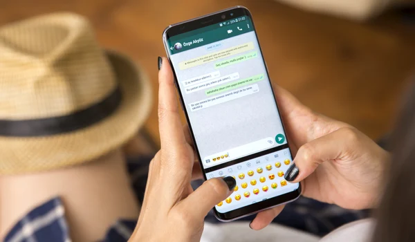 Mesaje WhatsApp FOTO Shutterstock 