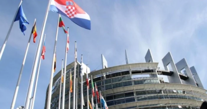 Scrutinul din luna mai 2014 va aduce, pentru prima data, posibilitatea grupurilor politice din Parlamentul European de a-si desemna candidatii la sefia Comisiei Europene