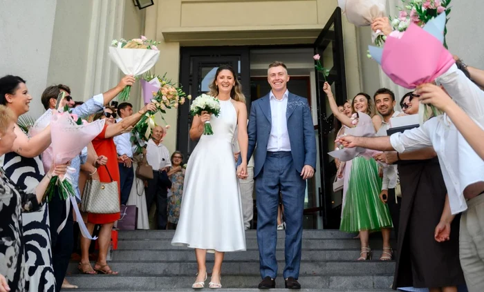 Rudele și prietenii apropiați le-au fost martori celor doi (FOTO: Instagram)
